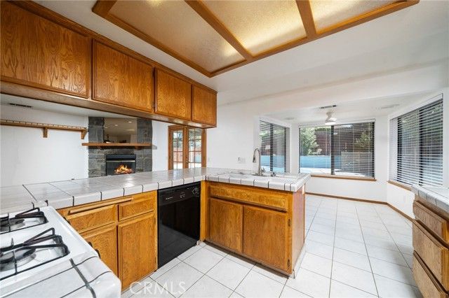 15821 Candlewood, Victorville, CA 92395