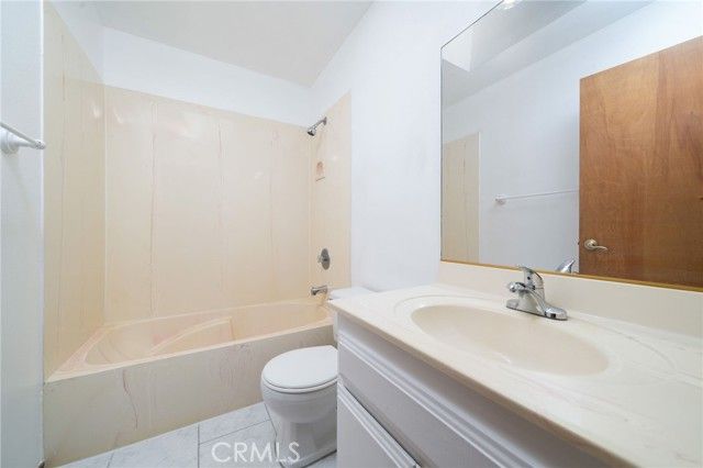 15821 Candlewood, Victorville, CA 92395