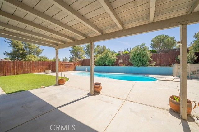 15821 Candlewood, Victorville, CA 92395