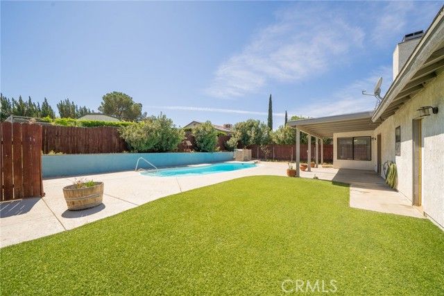 15821 Candlewood, Victorville, CA 92395