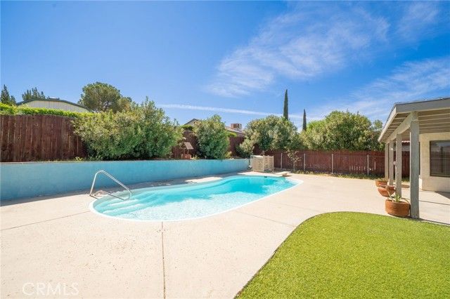 15821 Candlewood, Victorville, CA 92395