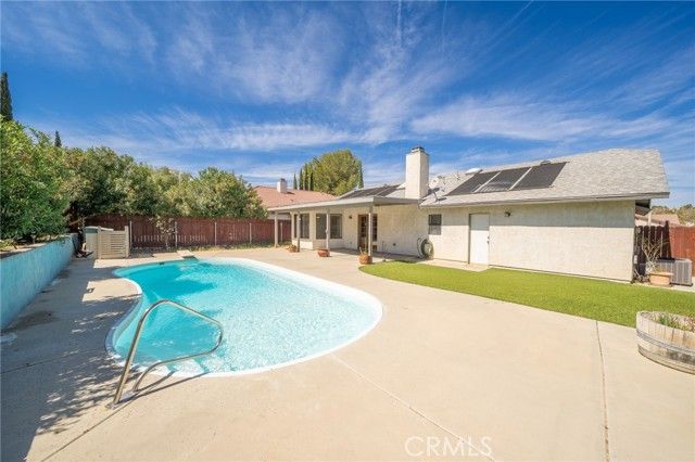 15821 Candlewood, Victorville, CA 92395