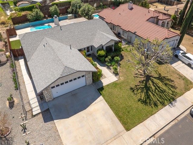 15821 Candlewood, Victorville, CA 92395