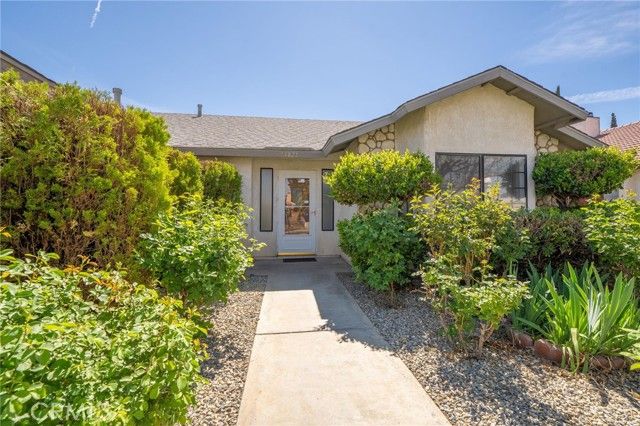 15821 Candlewood, Victorville, CA 92395