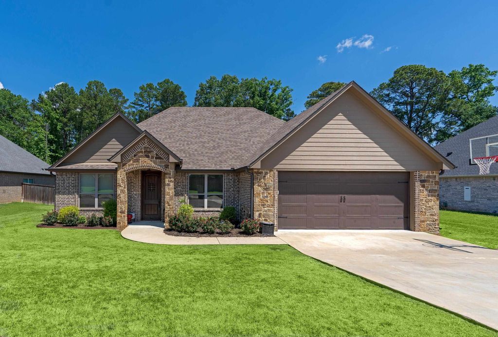 132 Saddle Brook Circle, Hallsville, TX 75650