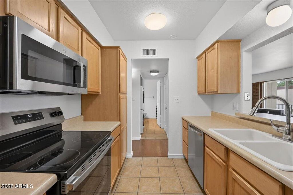 240 S Old Litchfield Road 212, Litchfield Park, AZ 85340 — photo 3