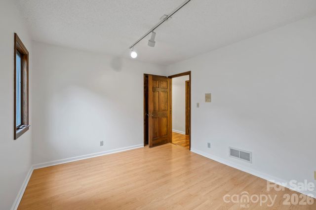 204 Woodfield Drive, Asheville, NC 28803