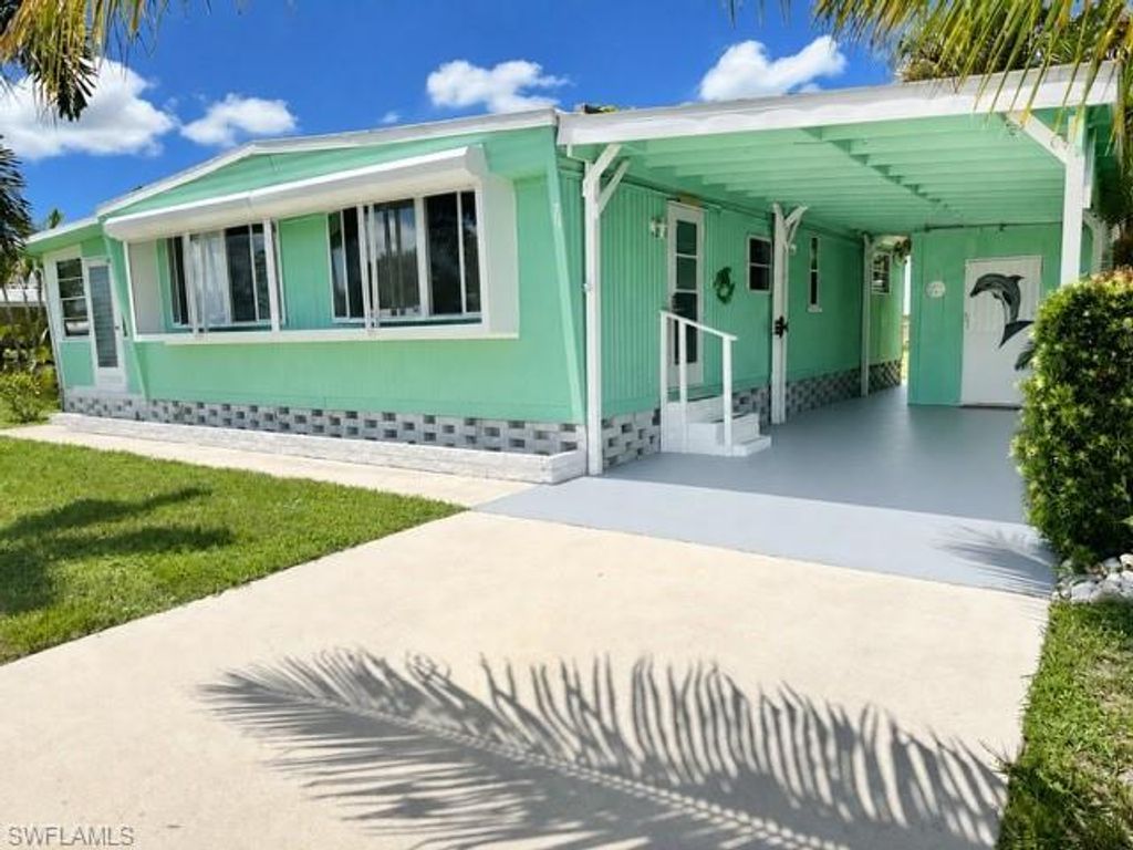 79 Le Mans DR, NAPLES, FL 34112 — exterior