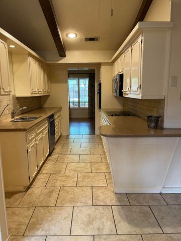 3702 69th Street, Lubbock, TX 79413