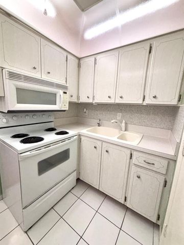 310 S Cypress Road 701, Pompano Beach, FL 33060