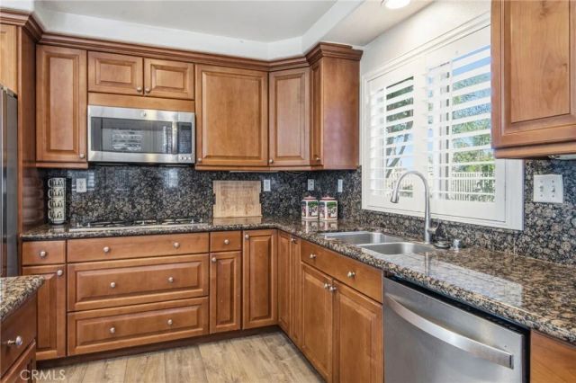 30858 Sunset Lake Circle, Menifee, CA 92584
