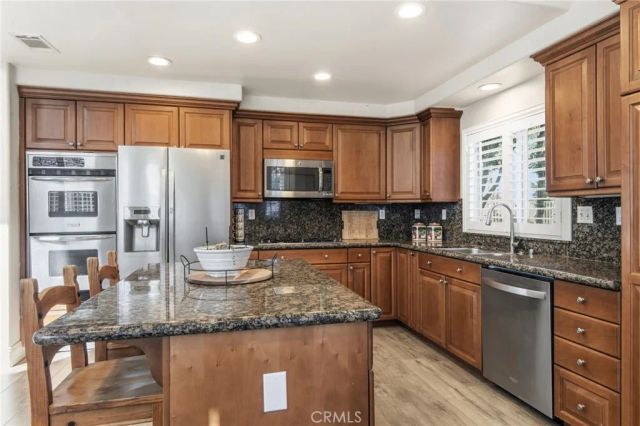 30858 Sunset Lake Circle, Menifee, CA 92584