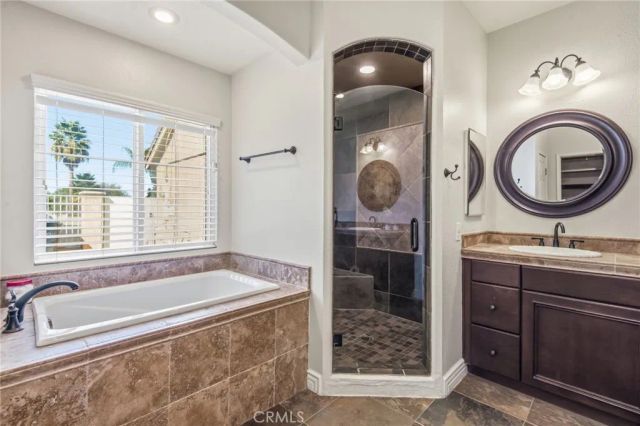 30858 Sunset Lake Circle, Menifee, CA 92584