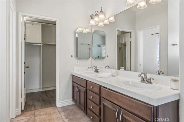 30858 Sunset Lake Circle, Menifee, CA 92584