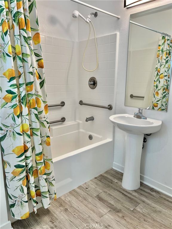 Image 21 of property listing at 122 Veteran Place, Palmdale, CA 93550