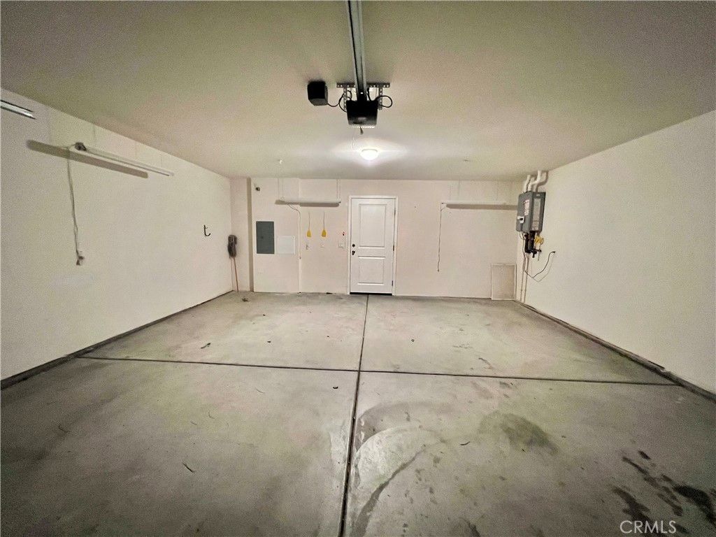 Image 24 of property listing at 122 Veteran Place, Palmdale, CA 93550