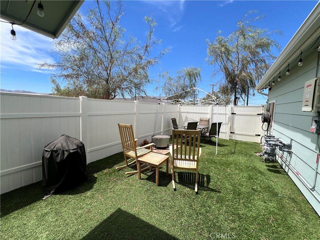 Image 26 of property listing at 122 Veteran Place, Palmdale, CA 93550