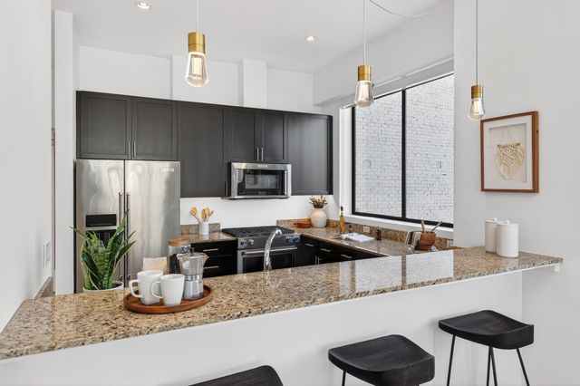 330 13th Street 5C, Oakland, CA 94612