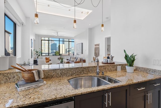 330 13th Street 5C, Oakland, CA 94612