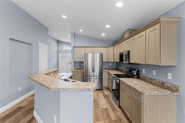 318 BENNETT STREET, Auburndale, FL 33823