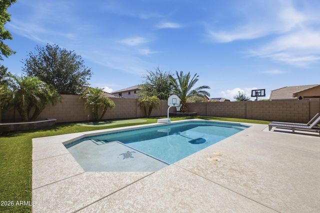 7629 W Fetlock Trail, Peoria, AZ 85383