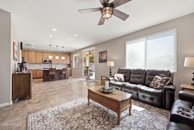 7629 W Fetlock Trail, Peoria, AZ 85383