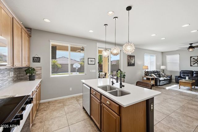 7629 W Fetlock Trail, Peoria, AZ 85383