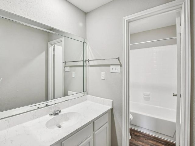 4211 Clay Hill Drive 1101, Houston, TX 77084