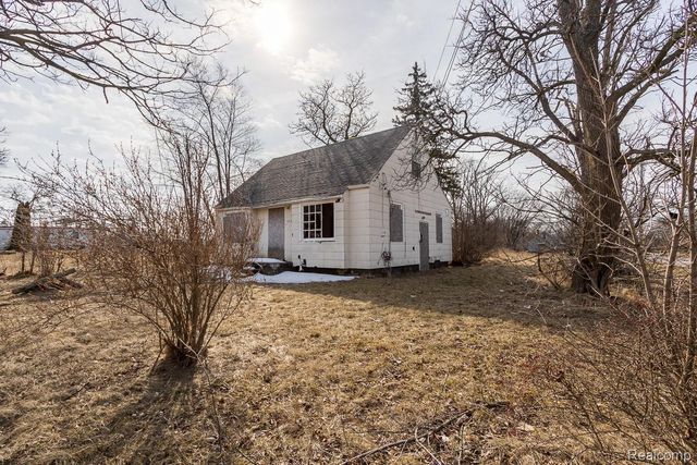 1013 W Pasadena Avenue, Flint, MI 48504