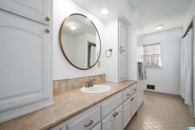 637 WINWOOD DRIVE, Vestavia Hills, AL 35226