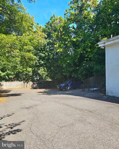 6839 EASTERN AVE NW, Takoma Park, MD 20912