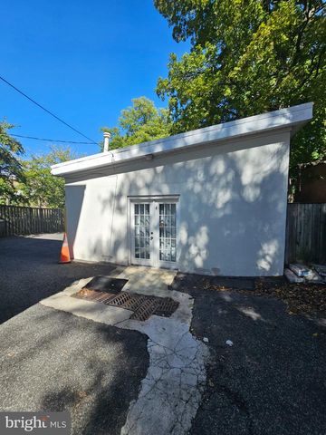 6839 EASTERN AVE NW, Takoma Park, MD 20912