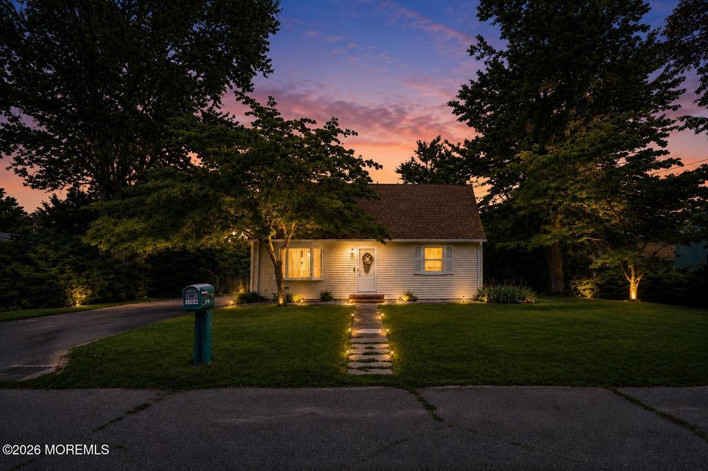 1309 9th Avenue, Toms River, NJ 08757