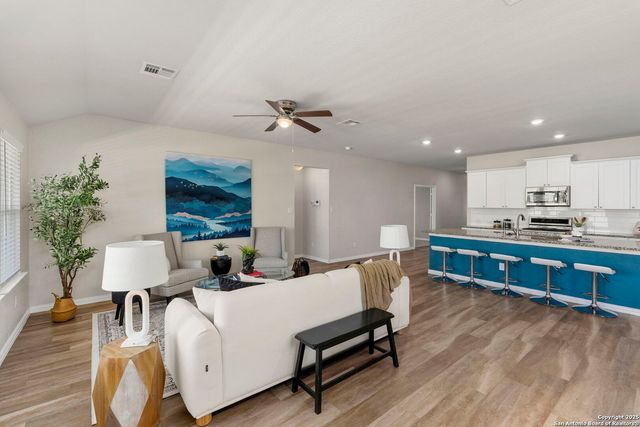 8525 NORIAS WHEEL, San Antonio, TX 78254