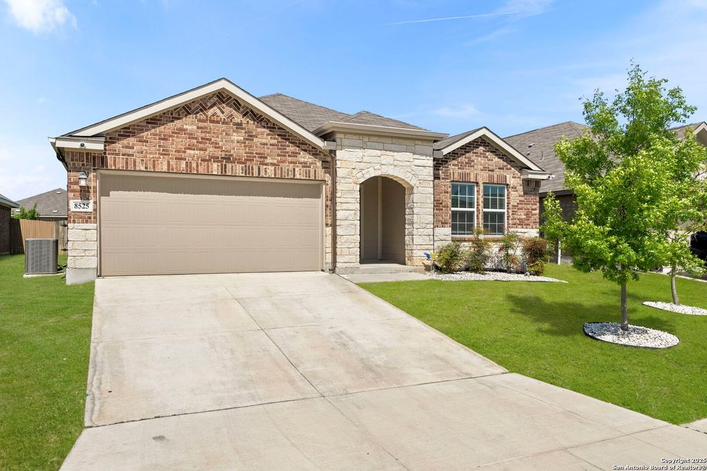 8525 NORIAS WHEEL, San Antonio, TX 78254