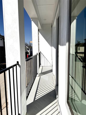 8121 Bromley Drive, Dallas, TX 75231