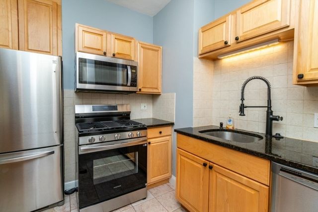 35 Chestnut St 2, Chelsea, MA 02150