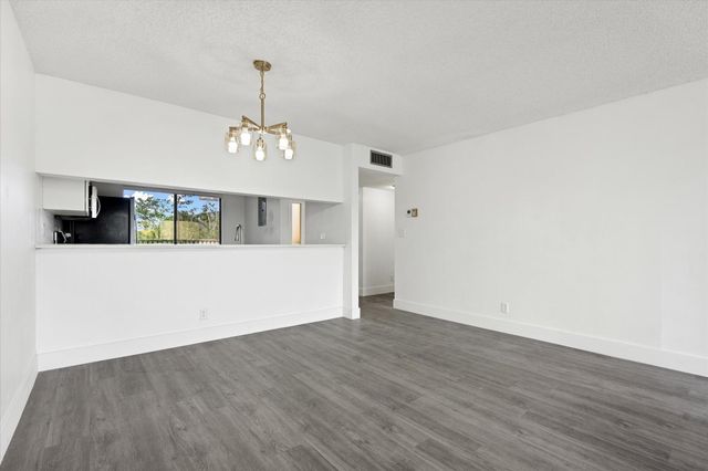 8040 Hampton Boulevard 306, North Lauderdale, FL 33068