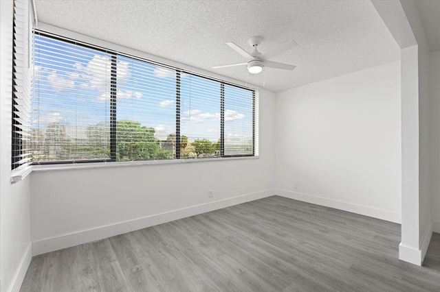 8040 Hampton Boulevard 306, North Lauderdale, FL 33068