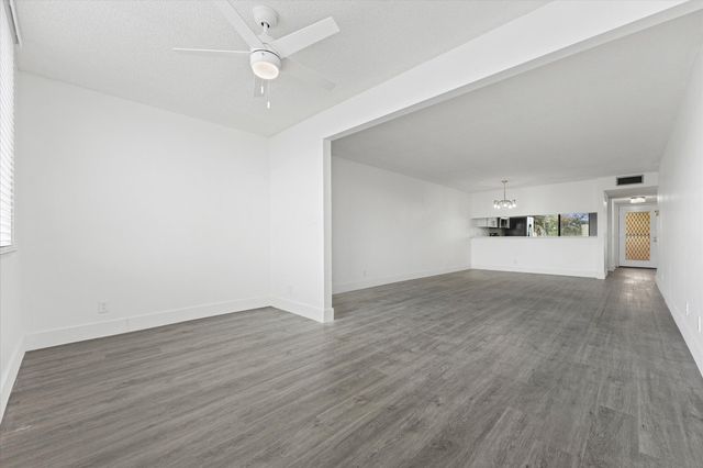 8040 Hampton Boulevard 306, North Lauderdale, FL 33068