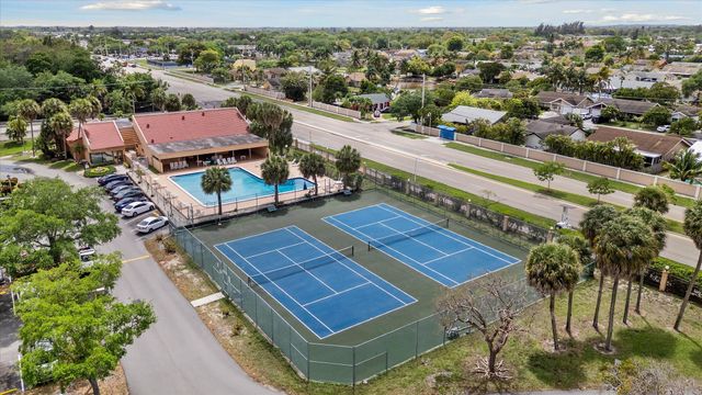 8040 Hampton Boulevard 306, North Lauderdale, FL 33068