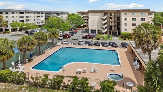 8040 Hampton Boulevard 306, North Lauderdale, FL 33068