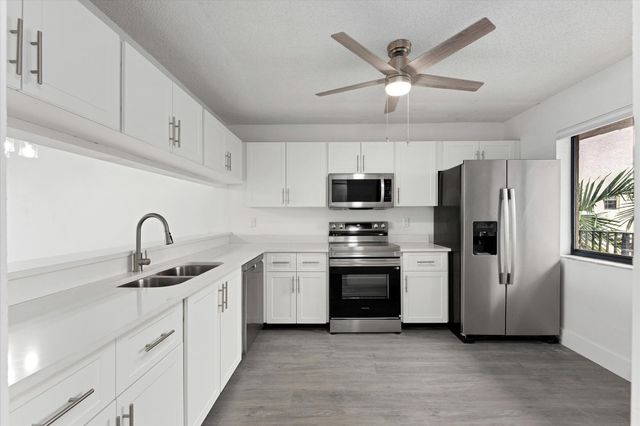 8040 Hampton Boulevard 306, North Lauderdale, FL 33068