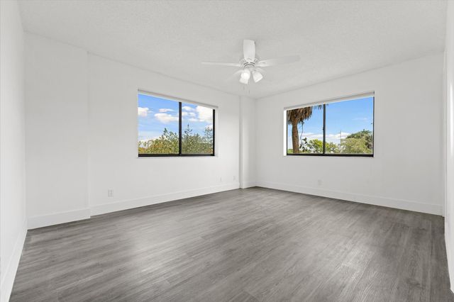 8040 Hampton Boulevard 306, North Lauderdale, FL 33068