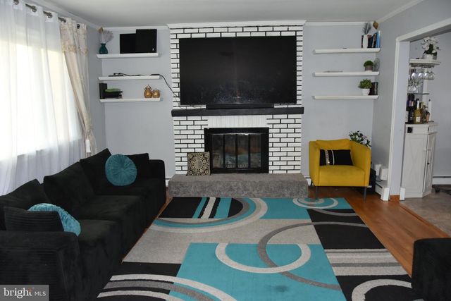 8610 CROOM RD, Upper Marlboro, MD 20772