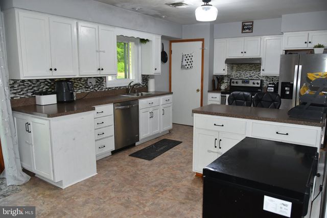 8610 CROOM RD, Upper Marlboro, MD 20772
