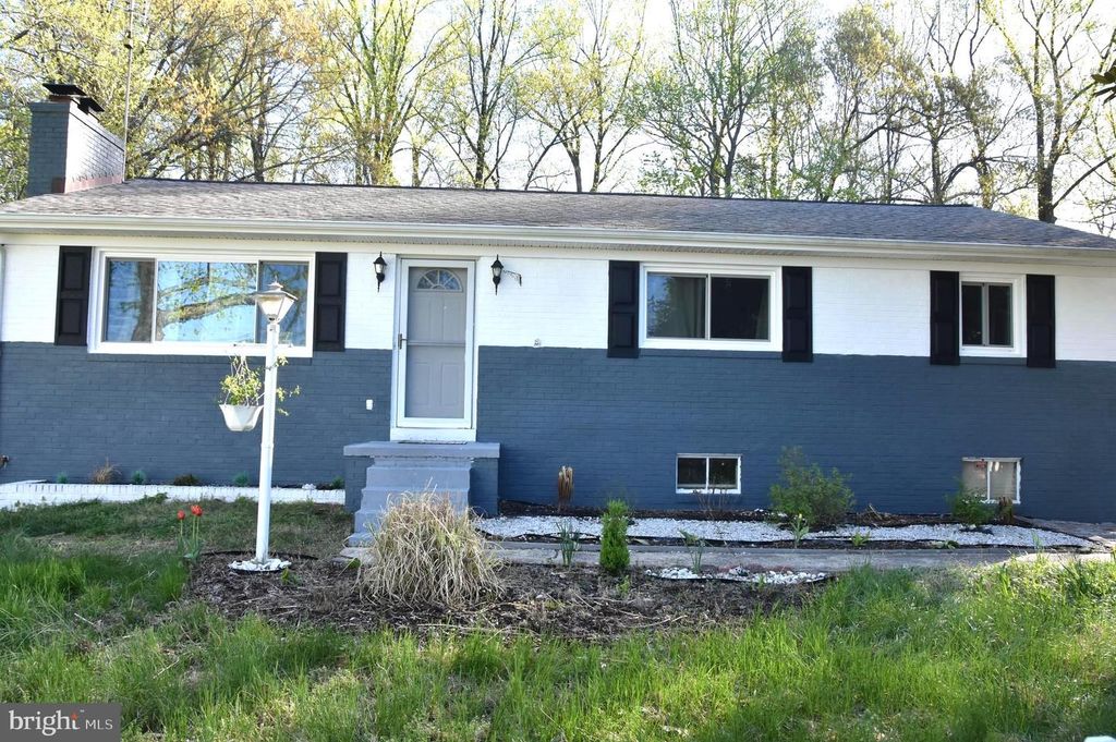 Image 1 of property listing at 8610 CROOM RD, Upper Marlboro, MD 20772