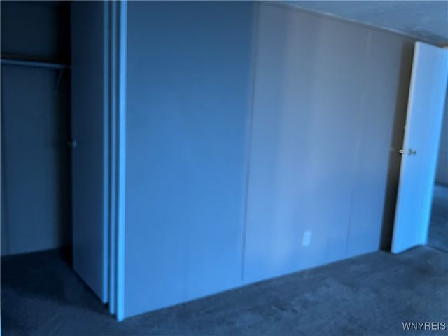 433 CHESTNUT Drive, Lockport Town, NY 14094