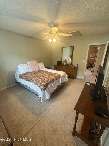 124 Stockbridge Drive, Selma, NC 27576