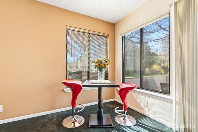 38 Carriage Place, Edison, NJ 08820